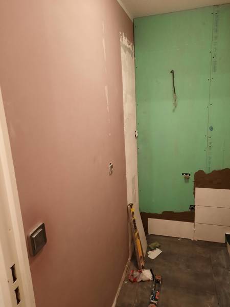 Pose carrelage sol y compris la réalisation joints dans un appartement à Marseille 13009