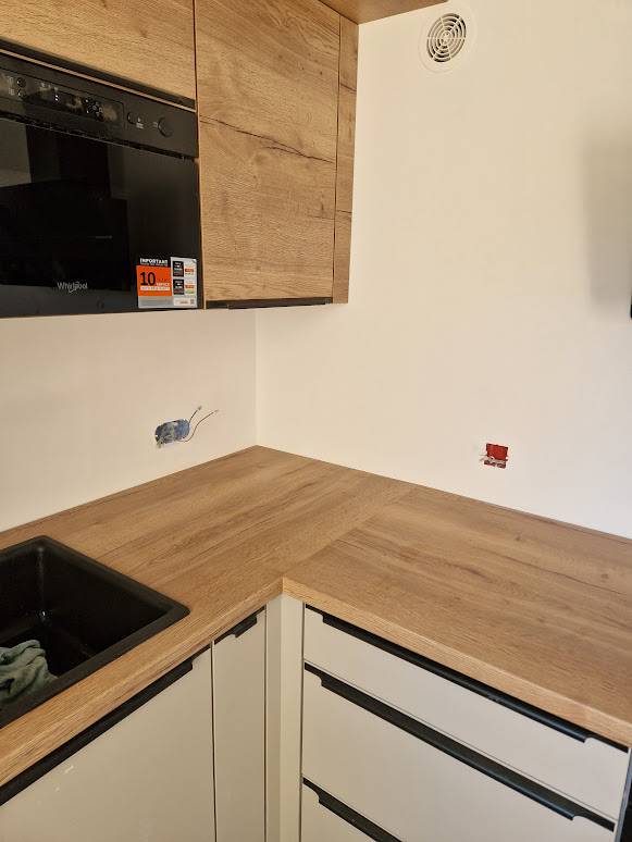 Pose d'une cuisine équipée selon plan fourni par le client