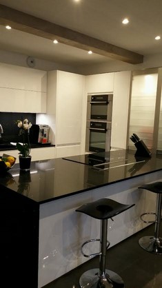 Installation de l'électroménagers dans une cuisine équipée à Marseille 13013