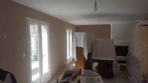 Mise en peinture des murs et plafonds d'une maison individuelle à Rognac