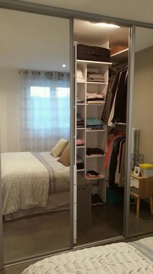 Dressing sur mesure pour le rangement de vêtement dans un appartement à Marseille 13012